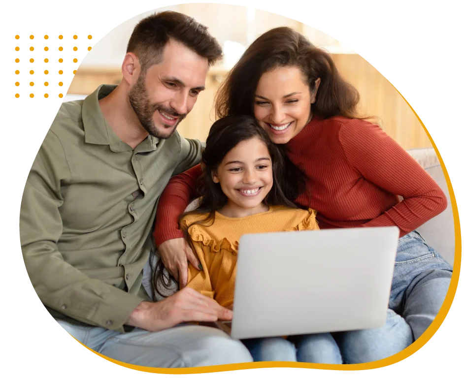 Apoderado recibiendo una notificación escolar en la aplicación móvil de Appoderado.com.